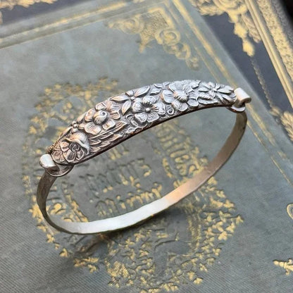 Delyth - Pulsera de plata grabada