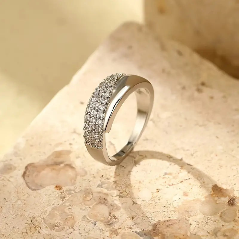Laritta™ | Anillo Elegante y Brillante (+1 Gratis)