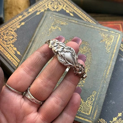 Delyth - Pulsera de plata grabada